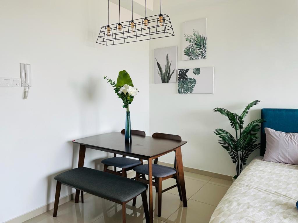 Homestay I-City Cantik, Tenang, Wifi, 4K Smart Tv, Netflix, Coway, Free Parking Shah Alam Dış mekan fotoğraf