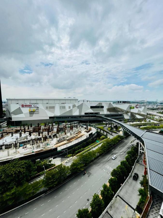 Homestay I-City Cantik, Tenang, Wifi, 4K Smart Tv, Netflix, Coway, Free Parking Shah Alam Dış mekan fotoğraf